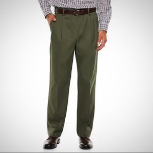 Claiborne Men’s Olive 32/30 Pleated Dress Pants